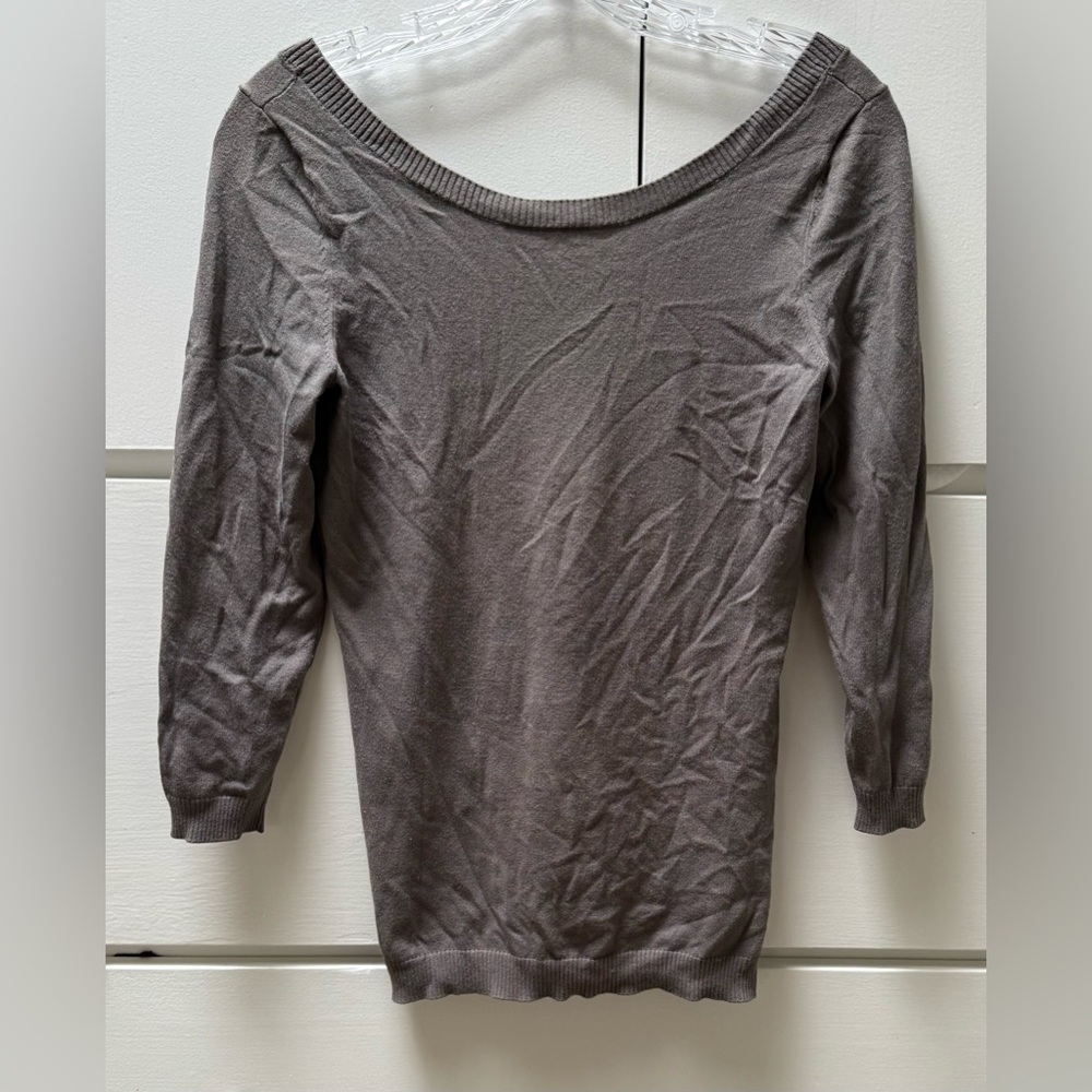Banana Republic Deep Scoop Neck Gray/Brown Sweater in XS